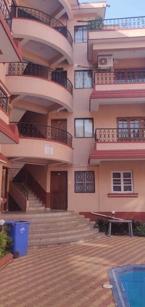 Outdoor pool - Signum Court (Calangute)