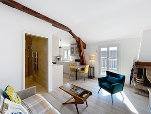 TV - 2 bedrooms with terrace 1 minute from the Palais Cannes Croisette Apartment (Cannes)