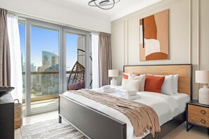 Premier Apartment | Egyptian cotton sheets, premium bedding, memory-foam beds, in-room safe - Silkhaus - 8 BLVD Walk (Dubai)