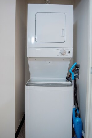 Deluxe-Apartment, 2 Schlafzimmer | Wäschereiservice