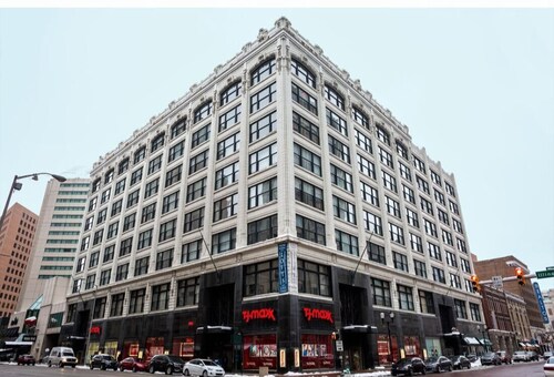 CozySuites The Block Skybridge Access 1