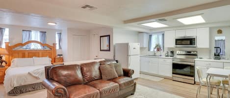 Apartment (0 Bedroom) | Interior