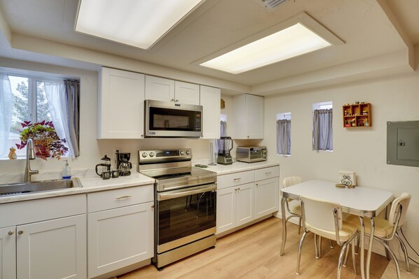 Apartment (0 Bedroom) | Interior - Tucson Studio ~ 2 Mi to University of Arizona! (Tucson)