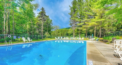 Pet-friendly Home w/ Deck: 4 Mi to Jay Peak Resort
