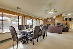 House (3 Bedrooms) | Interior