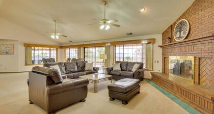 Spacious California Oasis: Patio, Fireplace & Pool
