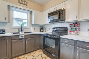 House (4 Bedrooms) | Interior - Ski, Golf, Explore! Family Boyne Falls Getaway (Boyne Falls)