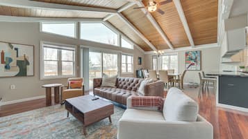 House (4 Bedrooms) | Front of property