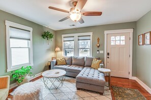 House (2 Bedrooms) | Interior - Charming Nashville Home w/ Fire Pit, Indoor Sauna! (Nashville)