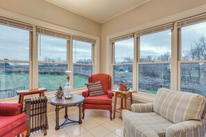 House (5 Bedrooms) | Interior