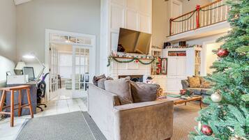 House (5 Bedrooms) | Front of property