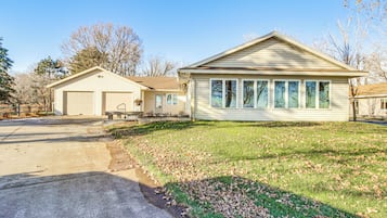 House (3 Bedrooms) | Front of property