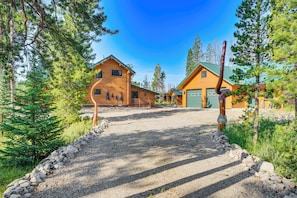 House (2 Bedrooms) | Interior - 4 Mi to Rocky Mtn Nat'l Park: Cabin Near Town! (Grand Lake)