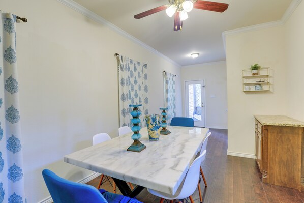 Apartment (3 Bedrooms) | Interior - Family-friendly Irving Townhome w/ Yard! (Irving)
