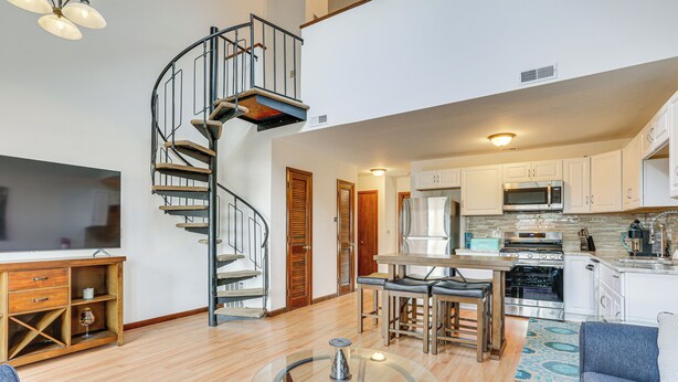 Apartment (2 Bedrooms) | Interior - Vernon Township Condo w/ Balcony Near Ski Lifts! (Vernon)