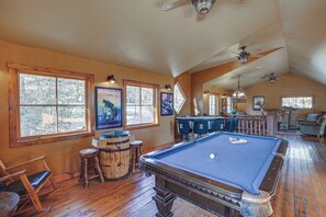 House (6 Bedrooms) | Interior