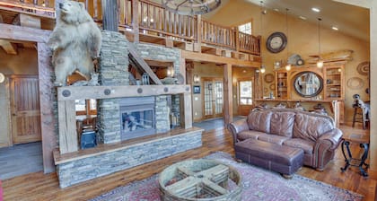 Lead Home w/ Pool Access: 3 Mi to Terry Peak Mtn!