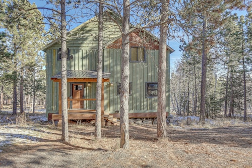 Lead Home w/ Pool Access: 3 Mi to Terry Peak Mtn!