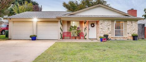 House (3 Bedrooms) | Front of property