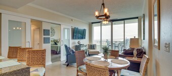 Resort-style Biloxi Condo: Walk to the Beach!
