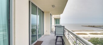 คอนโดแบบรีสอร์ทที่ Biloxi: เดินไปตามชายหาด!