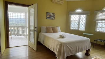 1 bedroom, iron/ironing board, cots/infant beds, free WiFi