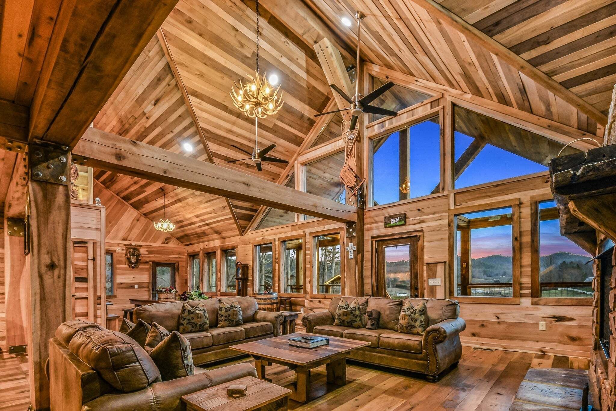 Cabin, 4 Bedrooms | Interior