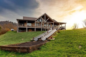 Cabin, 4 Bedrooms | Exterior