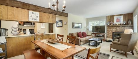 Condo, 3 Bedrooms | Dining