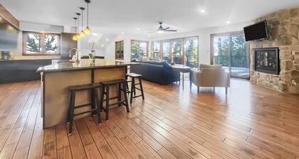 208 Tenderfoot 5 Bedroom Home by RedAwning