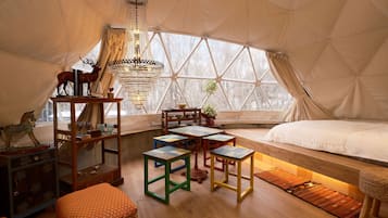 Minibar, individually decorated, individually furnished, blackout drapes