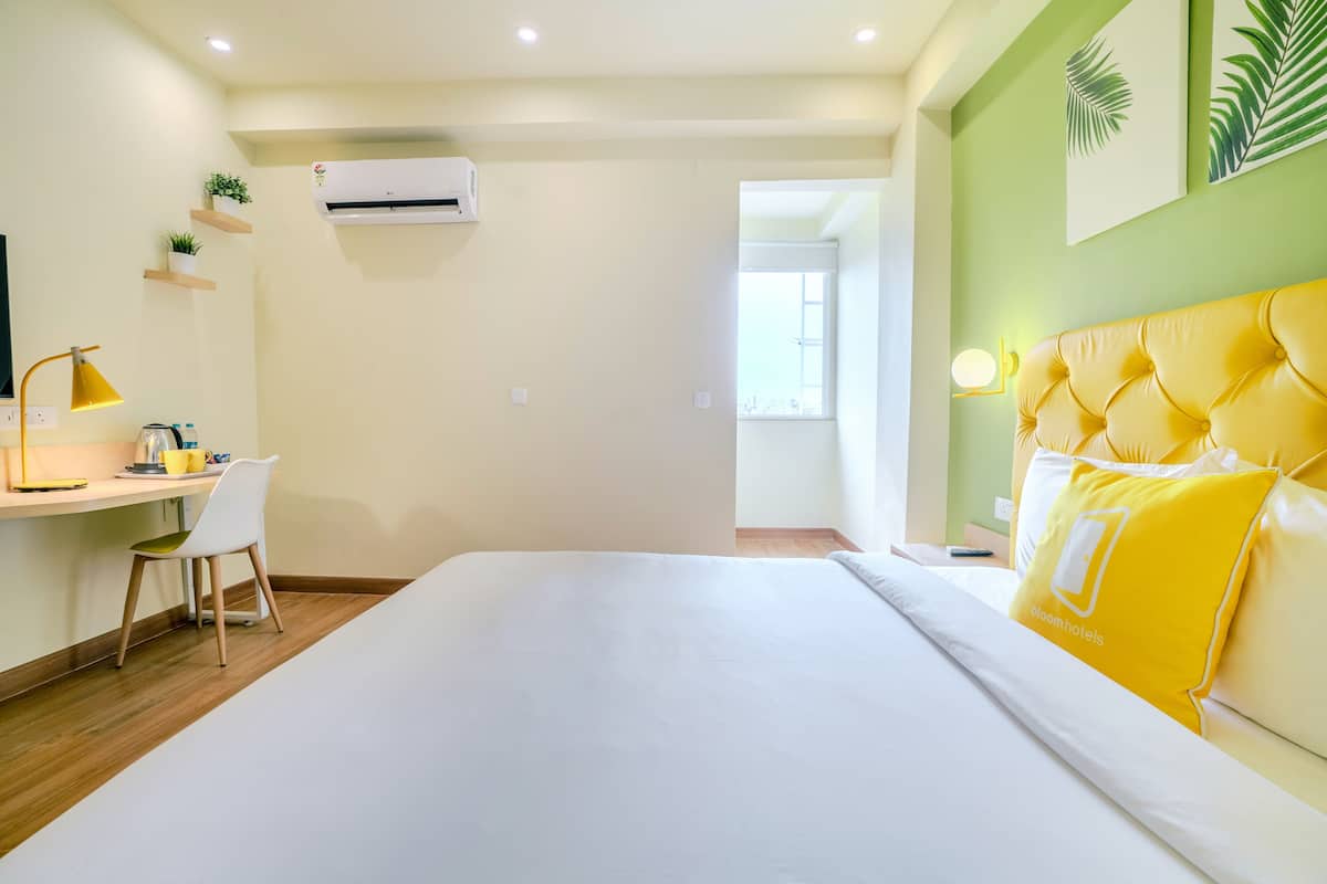 Superior Double Room, 1 King Bed | Premium bedding, minibar, desk, free WiFi