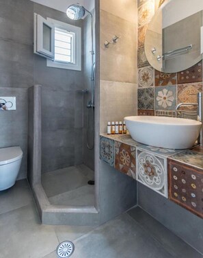 Shower, hair dryer, towels, soap - Manolis and Filio Home-By the Sea (milos)