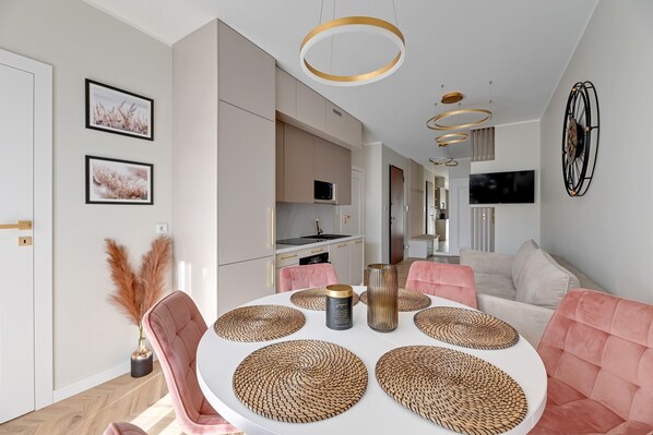 Appartement Standard | 2 chambres, ameublement personnalisé, Wi-Fi gratuit, draps fournis