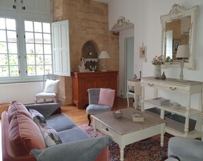 Living area - Au Coeur de Sarlat, L'appart d'à Coté...1 Chambre (Sarlat-la-Canéda)