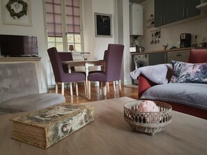 Living area - Au Coeur de Sarlat, L'appart d'à Coté...1 Chambre (Sarlat-la-Canéda)