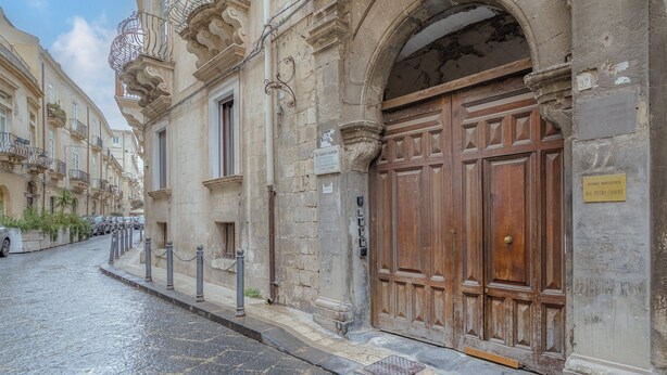 Apartment, 1 Bedroom | Property entrance - Central Cozy Apartment 70m2 In '700s Baroque Building (Syracuse)