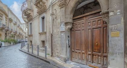 Central Cozy Apartment 70m2 In '700s Baroque Building
