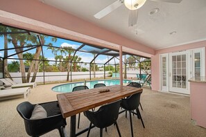 Outdoor dining - Sooner Beach Escape: Cute Pool Home in East Rocks (Sanibel)