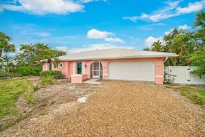 Exterior - Sooner Beach Escape: Cute Pool Home in East Rocks (Sanibel)