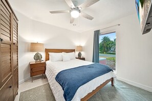 3 bedrooms, iron/ironing board, WiFi, bed sheets - Sooner Beach Escape: Cute Pool Home in East Rocks (Sanibel)