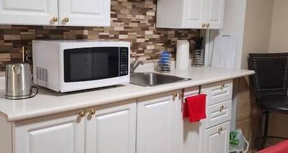 Chesskings Guest House - Unit 2 Notredame Avenue