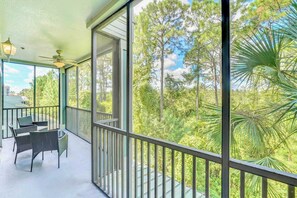 Property grounds - Upstay: Pet-Friendly Family Condo w Pool—Sleeps 8 (Winter Garden)