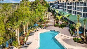 Pool - Near Disney - Family Condo w Pool, Games, and More (Winter Garden)