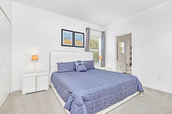 6 bedrooms, iron/ironing board, WiFi, bed sheets
