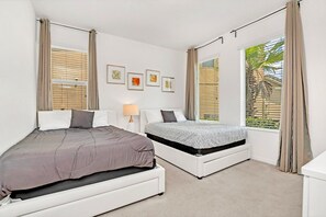 6 bedrooms, iron/ironing board, WiFi, bed sheets