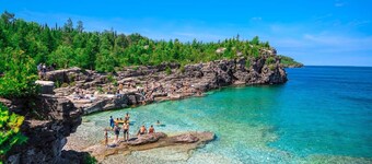 Charming 2BR Forest Cabin—Little Tub Harbour