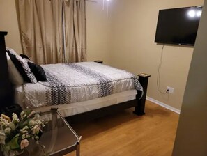 5 soverom, skrivebord, strykejern/-brett og wi-fi (inkludert)