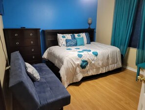 5 bedrooms, desk, iron/ironing board, free WiFi
