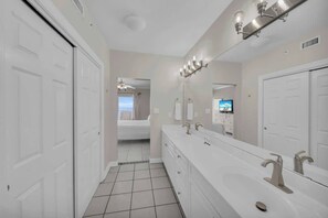 2 soverom, strykejern/-brett, wi-fi (inkludert) og sengetøy